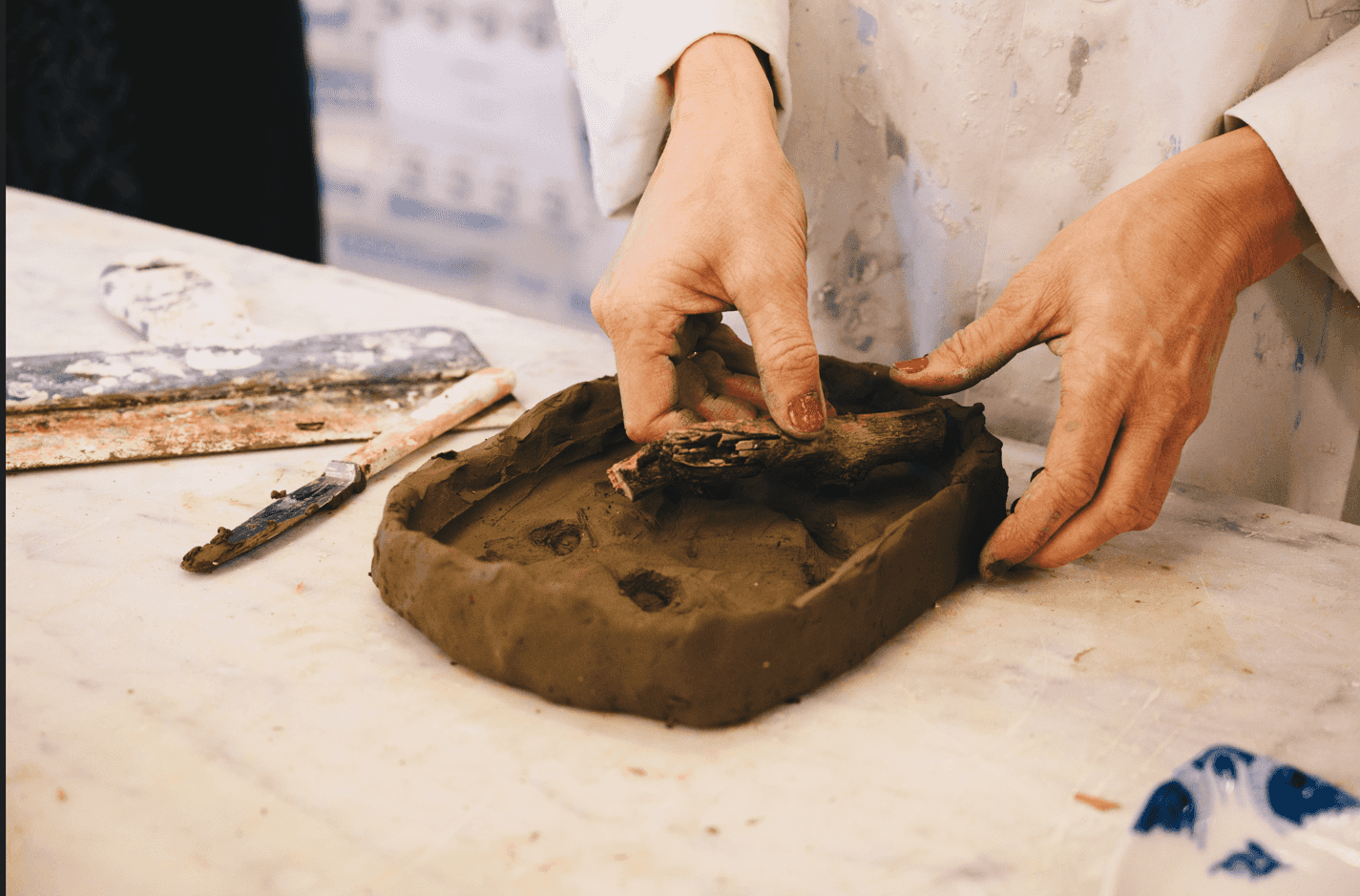 Lav gipsrelieffer af en genstand fra dit hjem