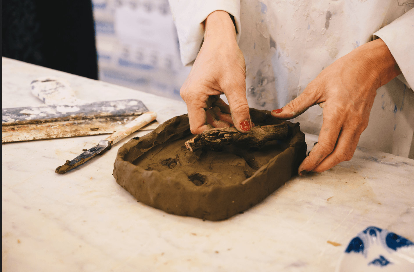 Lav gipsrelieffer af en genstand fra dit hjem